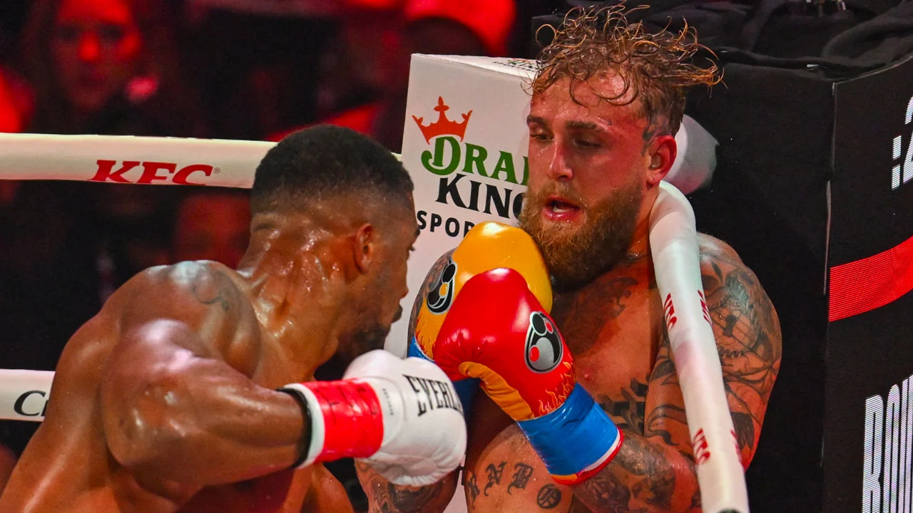 Jake Paul geopereerd na dubbele kaakbreuk: 'Zeven dagen alleen vloeibaar voedsel drinken'