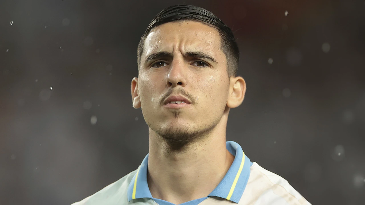 'AS Roma probeert Gloukh op laatste moment voor neus van Ajax weg te kapen'