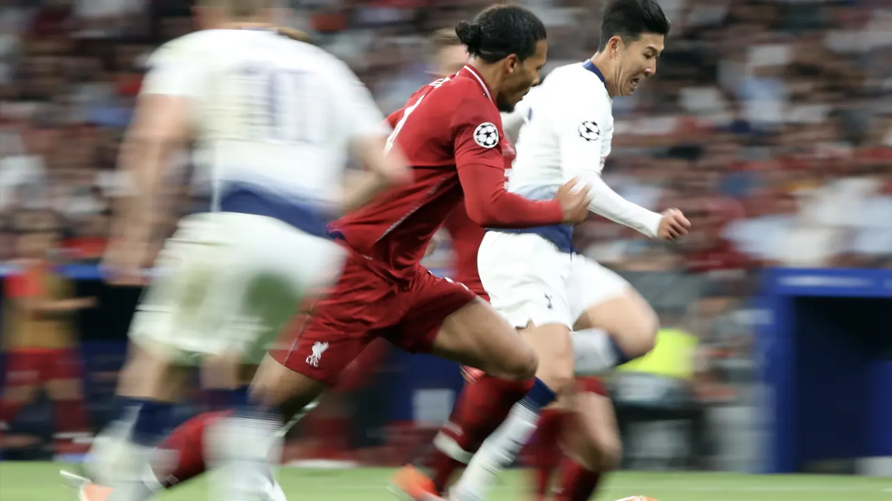 Van Dijk noteert hoogste sprintsnelheid in Champions League-seizoen