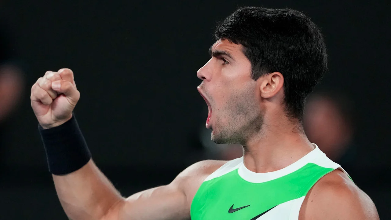 Carlos Alcaraz (22) schrijft tennisgeschiedenis: jongste ooit met alle grandslamtitels!