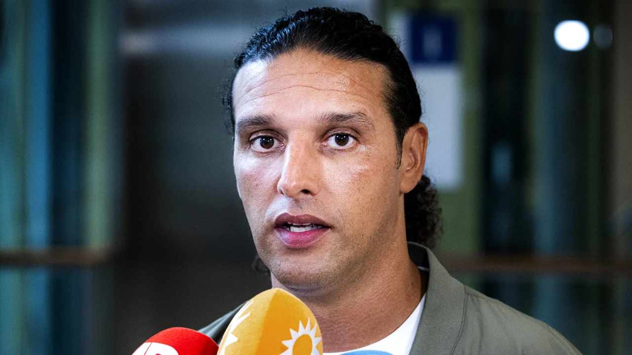 Ali B niet aanwezig bij uitspraak in zedenzaak