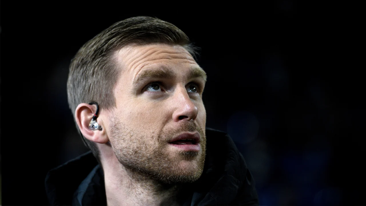 Mertesacker gaat interim-coach Ljungberg helpen bij Arsenal