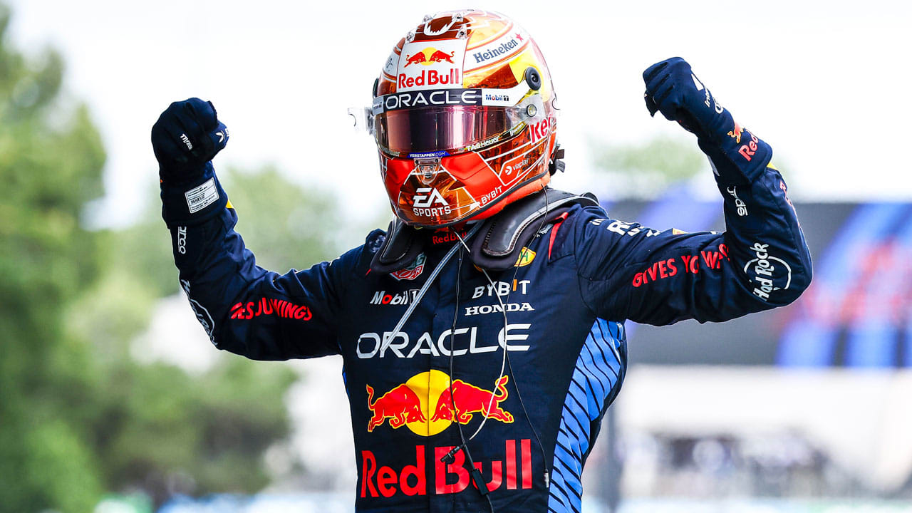 Verstappen blijft Norris nipt voor en wint opnieuw GP van Spanje