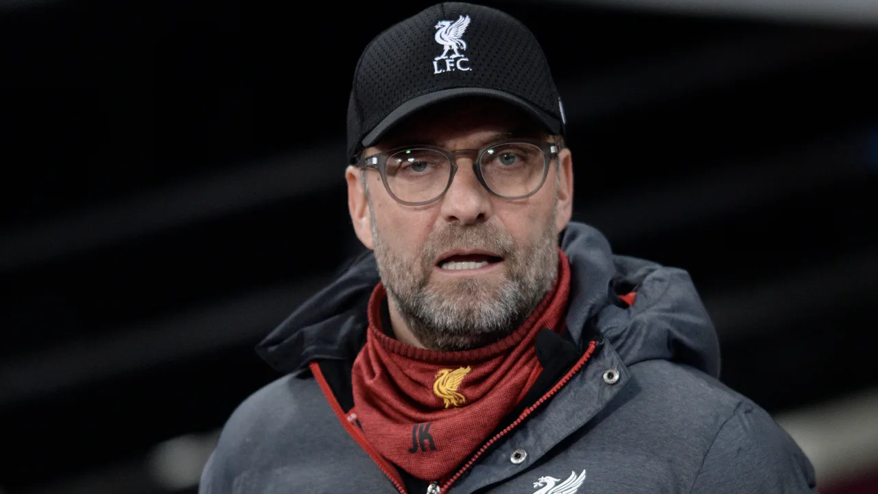 Klopp roept Liverpool-fans op om thuis te blijven