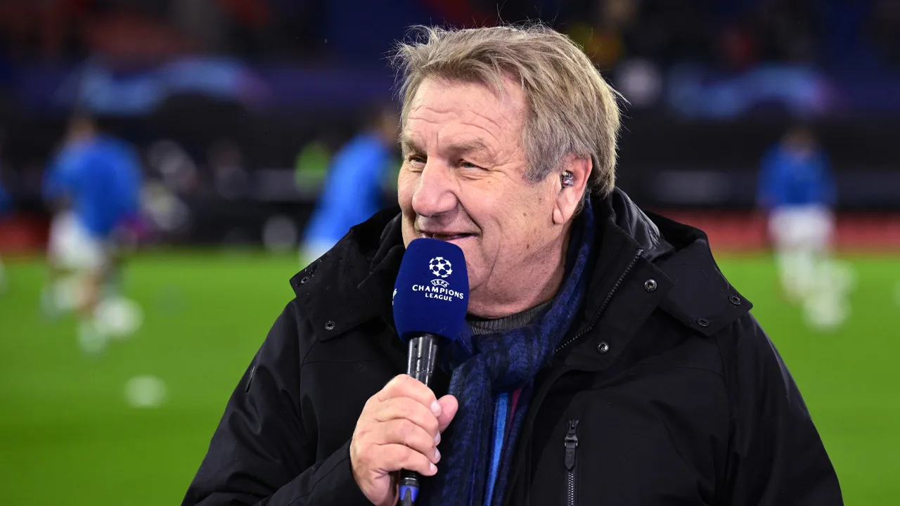 Video: Jan Boskamp zingt voorafgaand aan Feyenoord-Lazio luidkeels mee met Mijn Feyenoord