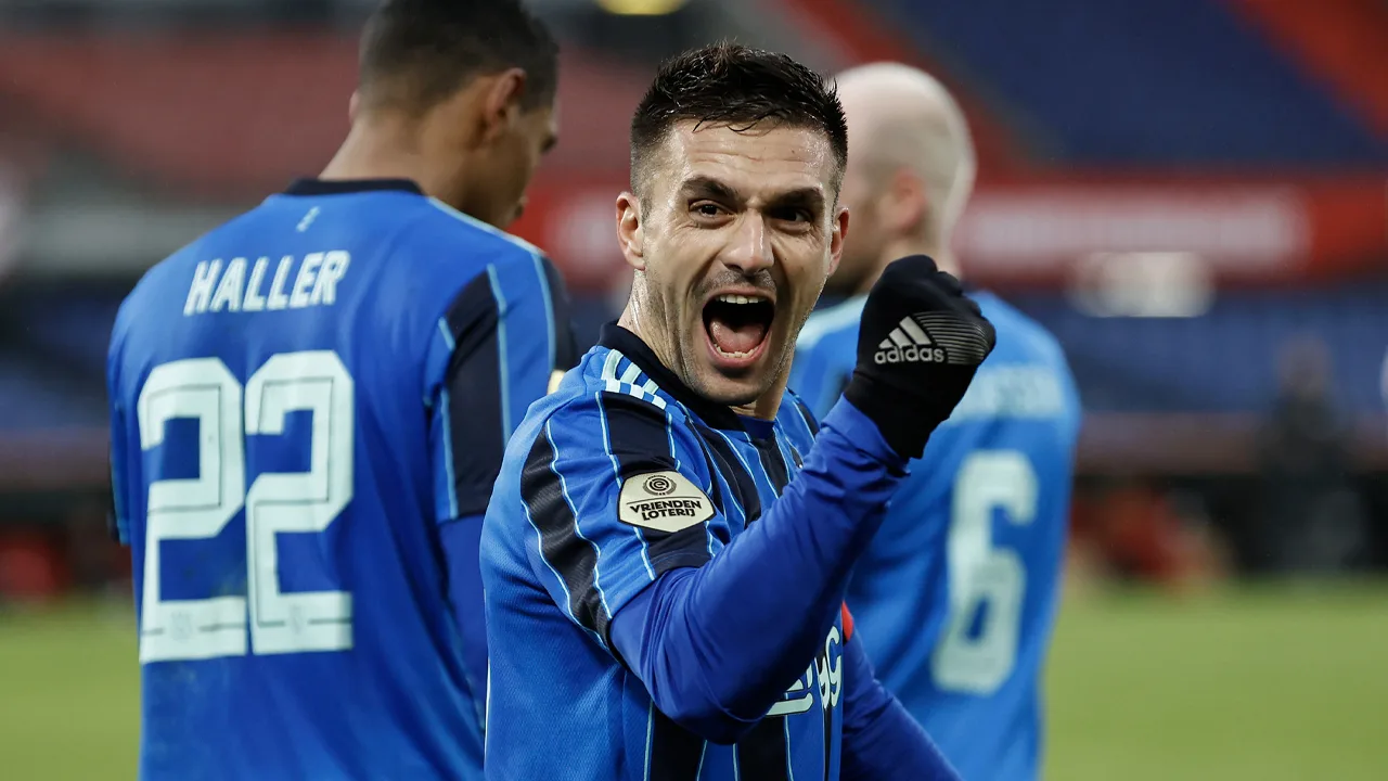 Ajax verslaat Feyenoord in matige Klassieker