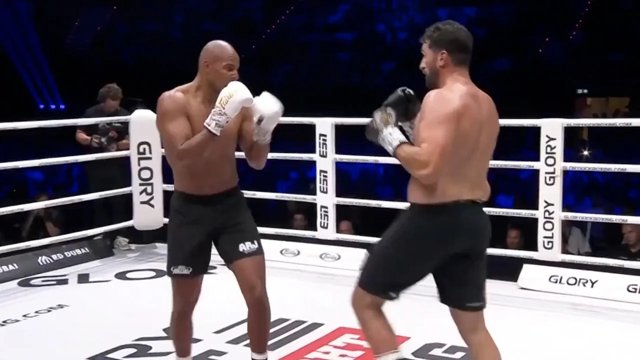 Video: Bekijk hier de indrukwekkende knock-out van Levi Rigters op Jamal Ben Saddik