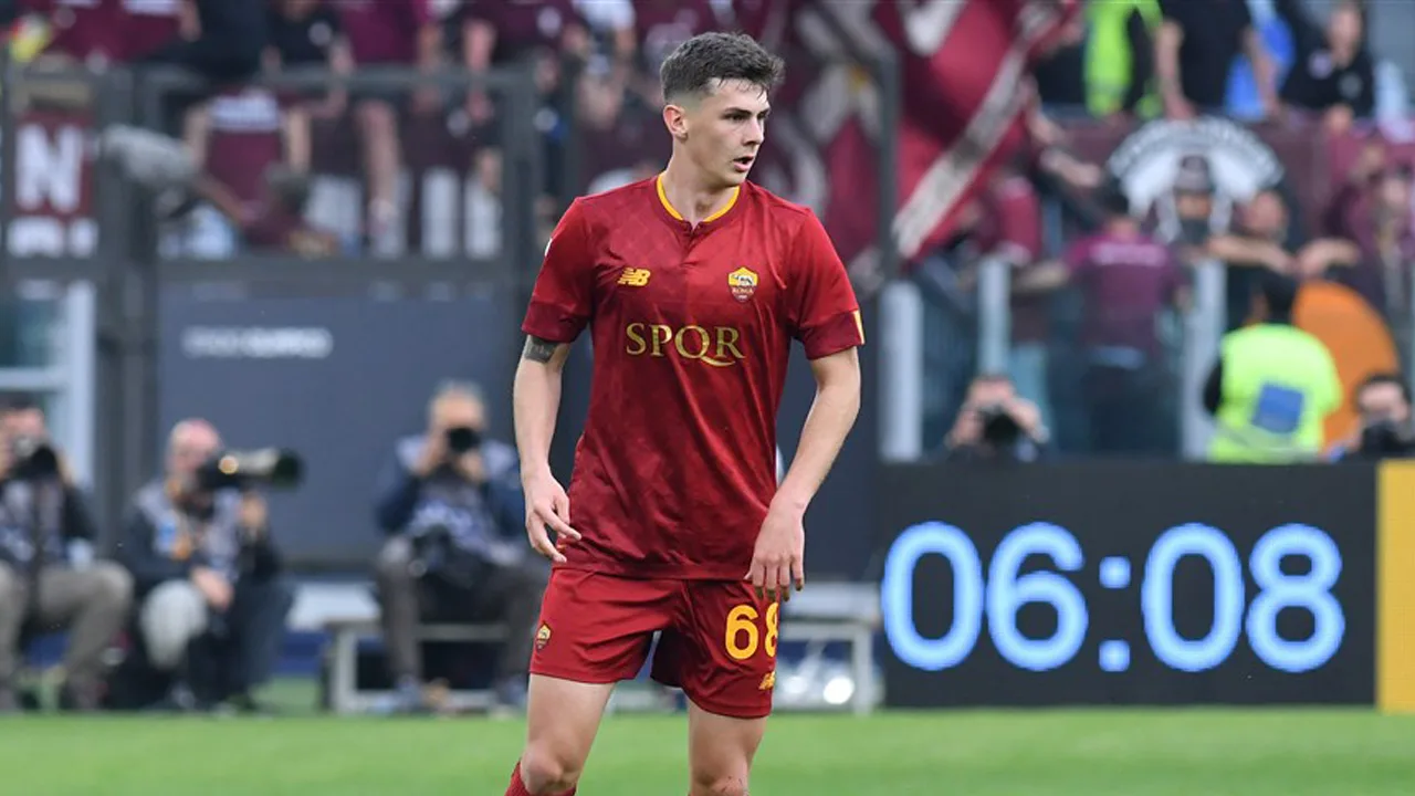 Ajax versterkt middenveld met Benjamin Tahirovic van AS Roma