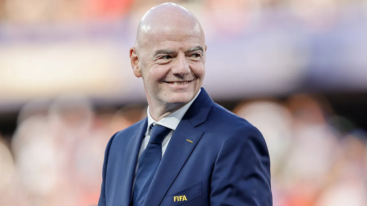 'FIFA-voorzitter Infantino wilde loon vertienvoudigen'