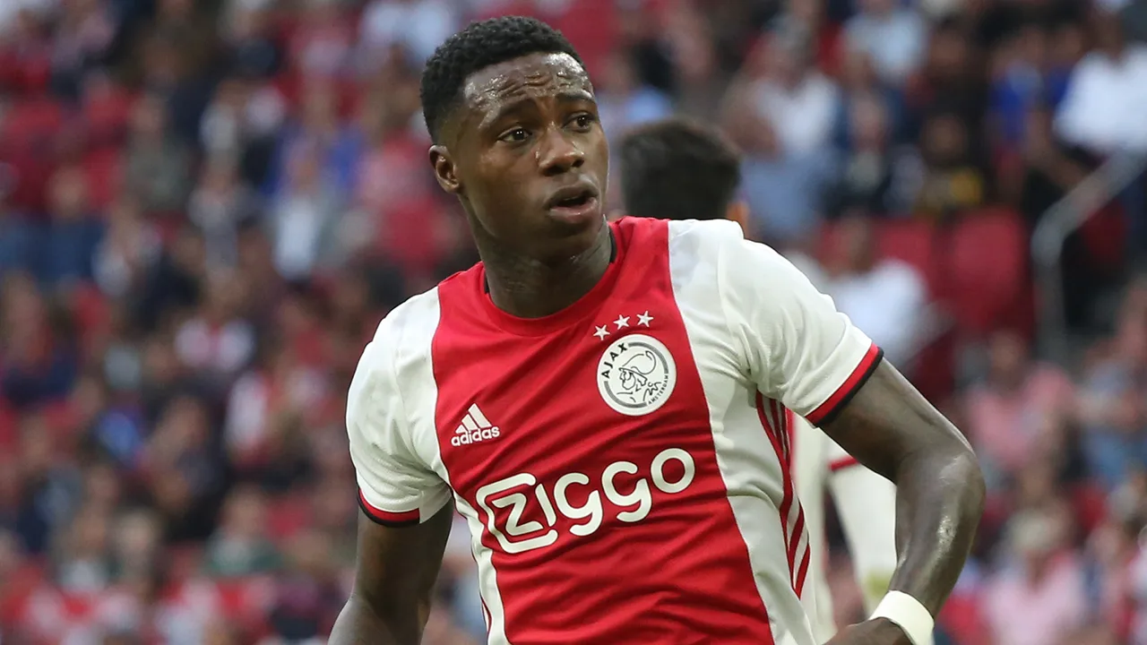 Ajax mist Promes tegen Valencia