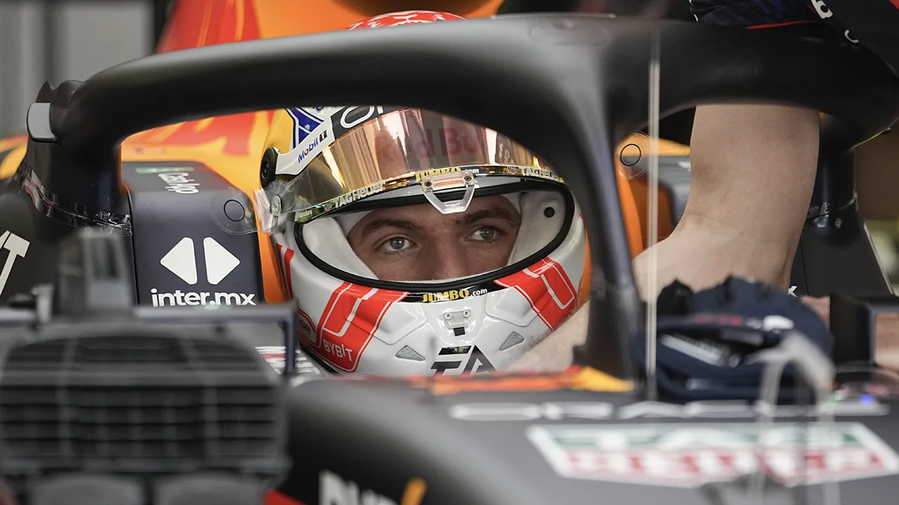 Verstappen pakt poleposition voor openingsrace in Bahrein