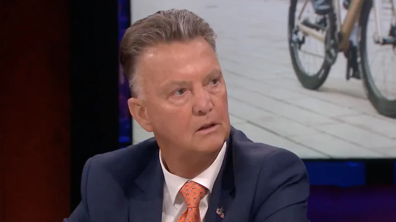 Van Gaal voelt zich beter dan ooit: 'Ik zit hier als jonge God'