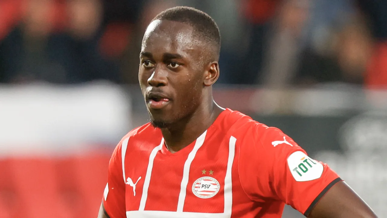 PSV gaat langer door met Jordan Teze