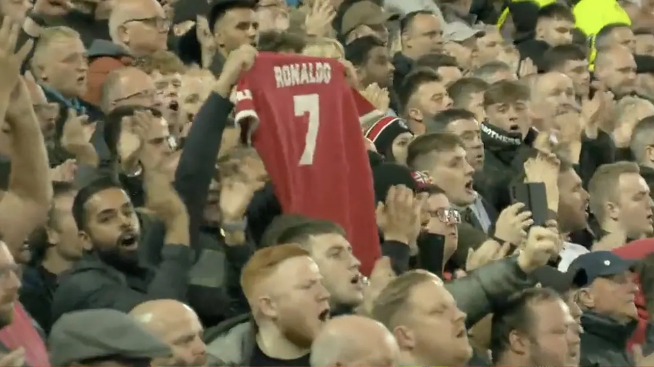 Kippenvel: Liverpool-fans steken Cristiano Ronaldo hart onder de riem