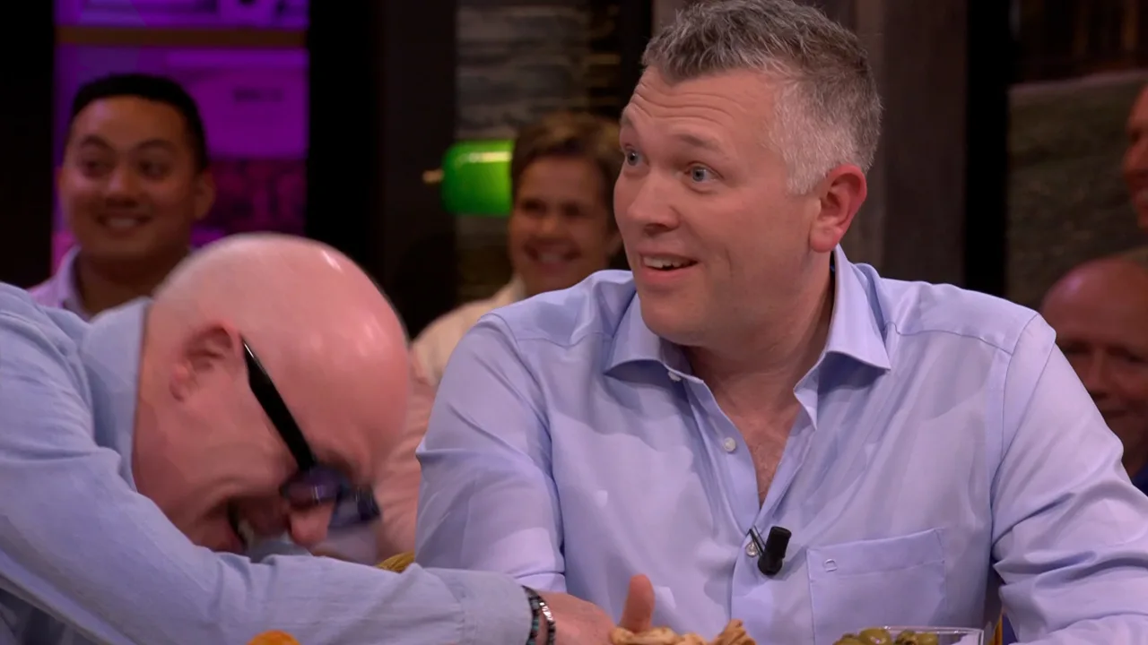 René gaat stuk om ruwe onderbreking van de band: ‘Die nodigen we nooit meer uit!’