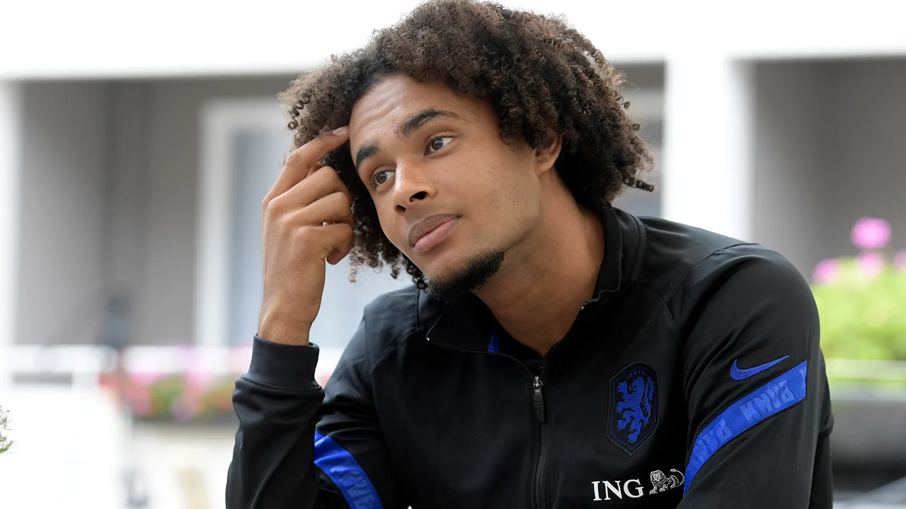 Zirkzee slaat terug naar Van Basten: 'Het was schrikken dat hij zo over mij sprak'