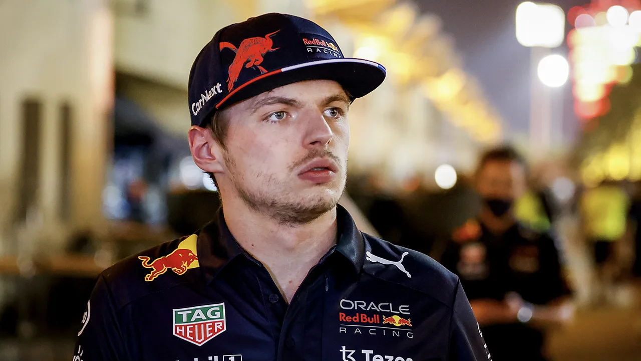 Gewilde Verstappen laat publiek links liggen: 'Ik ben er om te racen'