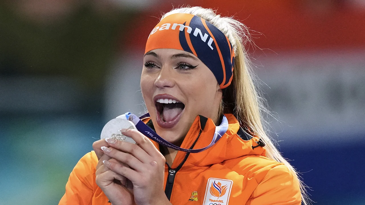 Jutta Leerdam boekt opnieuw internationaal succes: 'Knijp me even!'