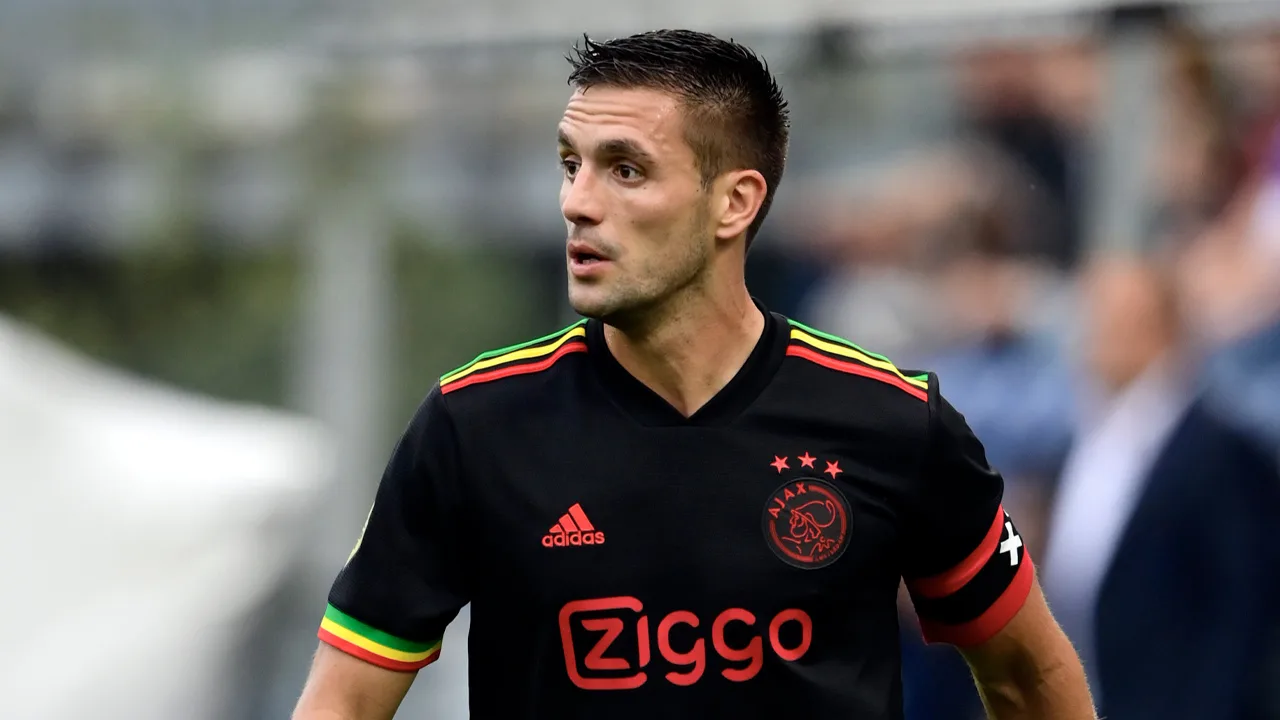 'Ajax mag van UEFA niet met 'three little birds' op het shirt spelen'