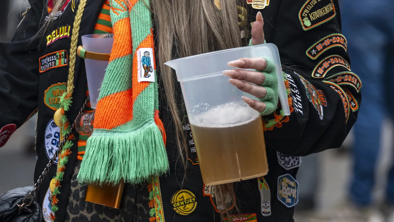 Carnavalsgangers opgelet: mag je je ziek melden met een kater?