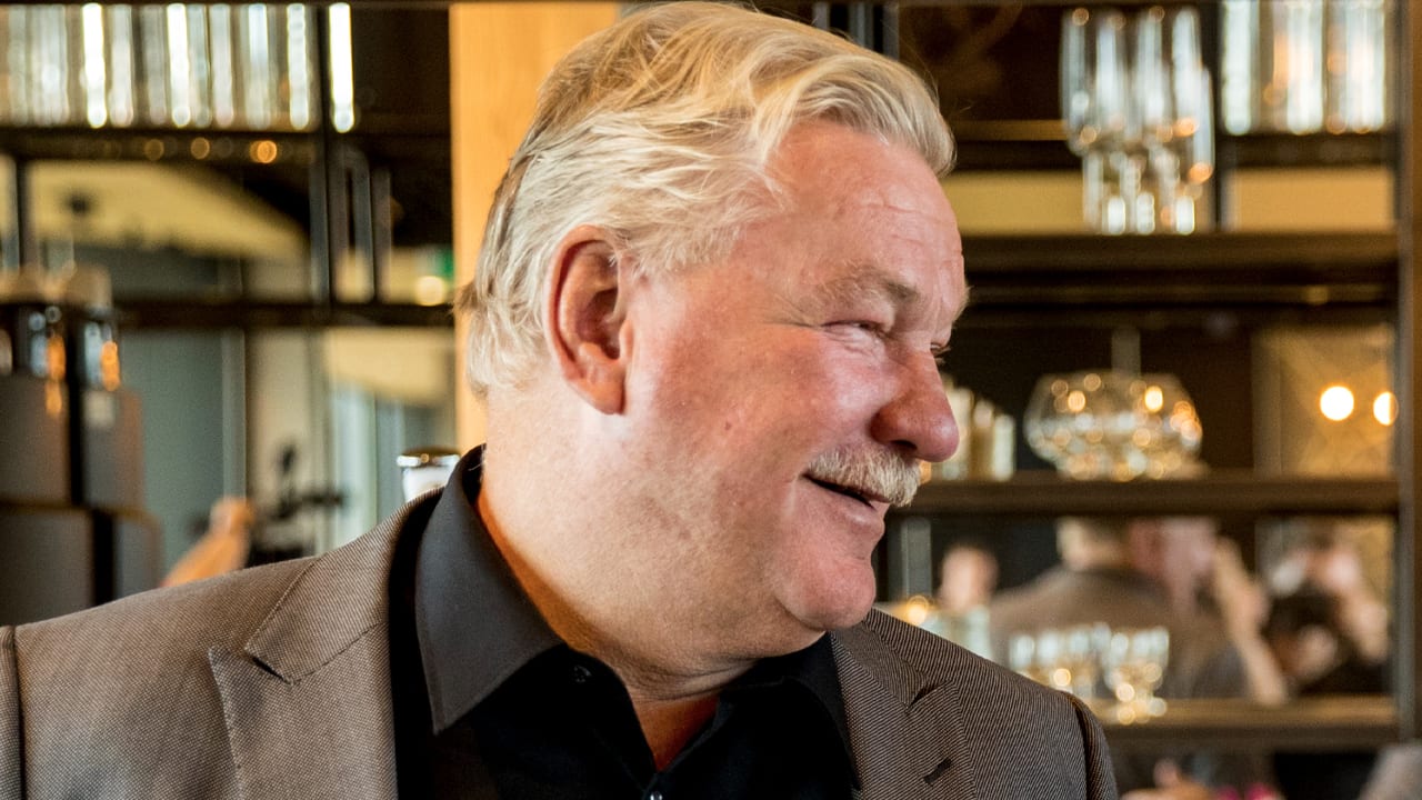 Van Seumeren laat proefballon op: speel inhaalwedstrijden en bekerfinale om prijzen te verdelen