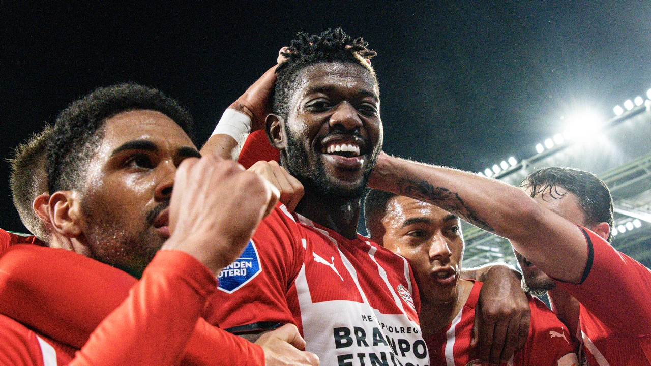 PSV stijgt naar tweede plaats na moeizame zege op Sparta