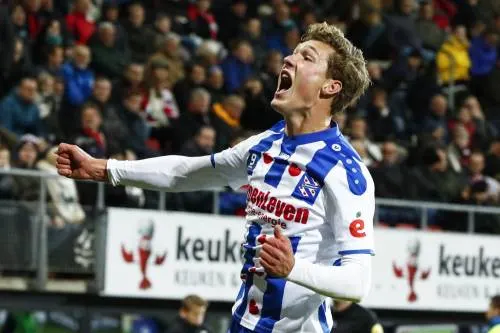SC Heerenveen is AZ in Alkmaar de baas