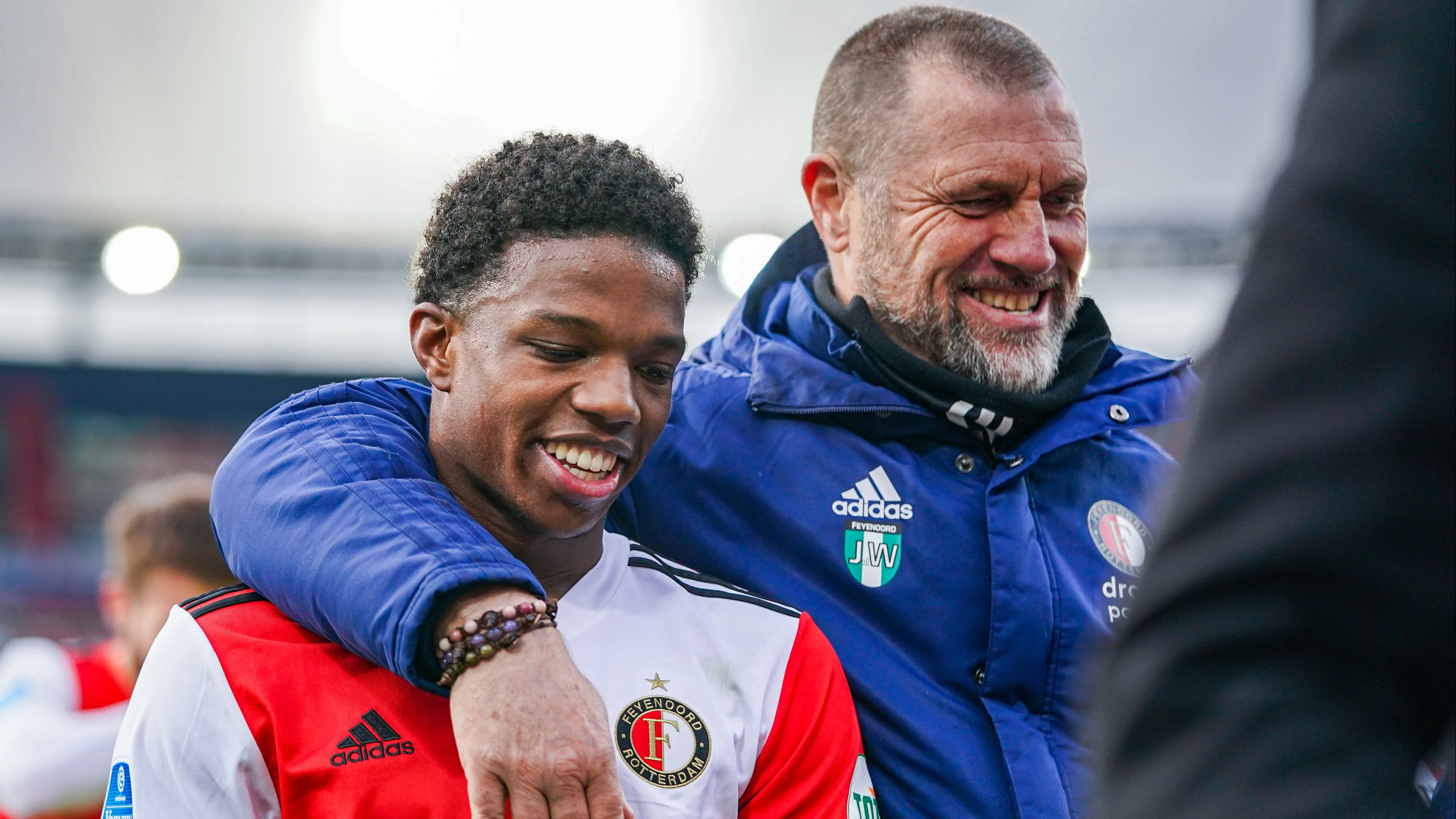Feyenoord verlengt contract Malacia met een jaar tot 2024