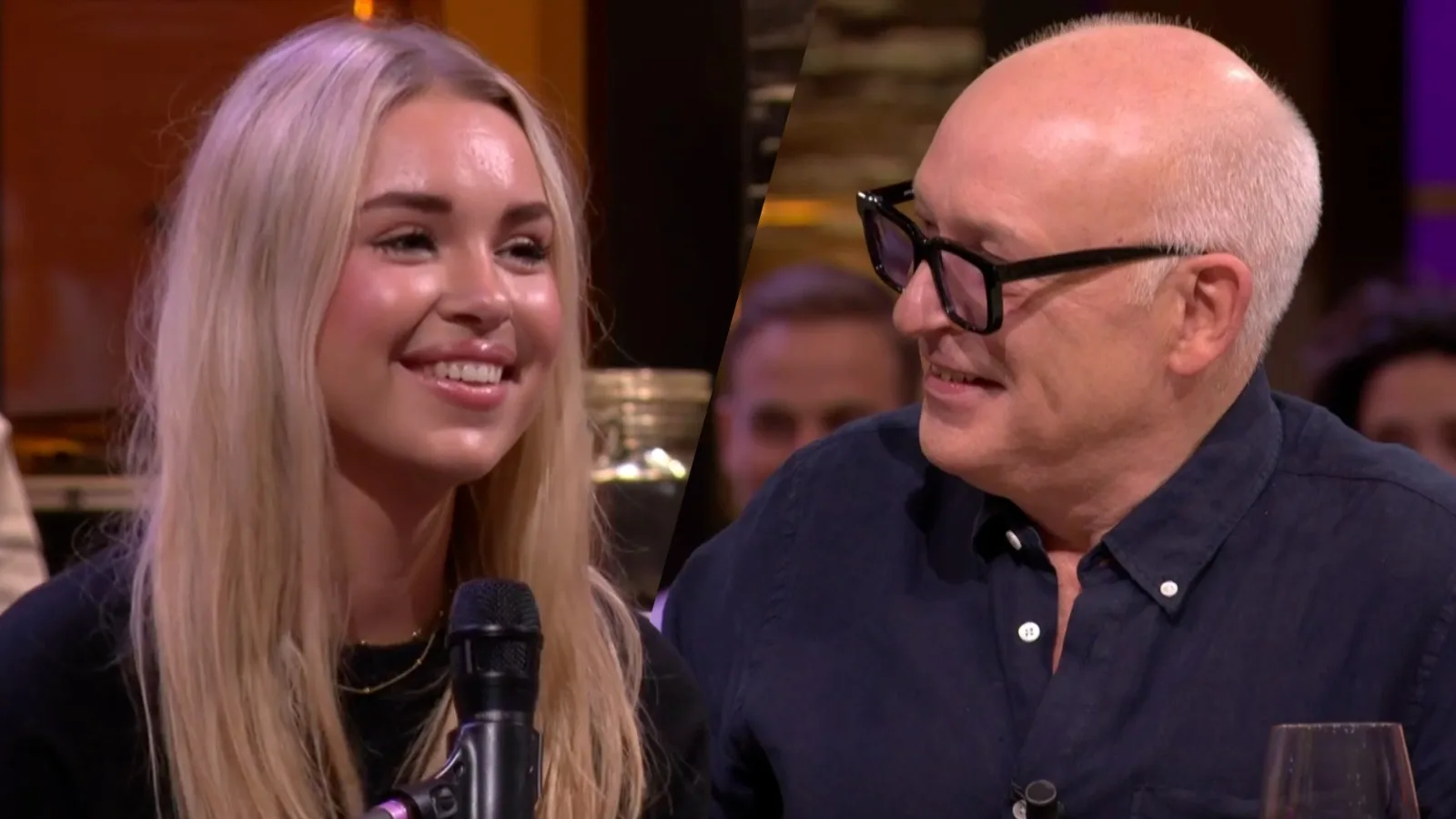 René denkt jongedame in het publiek te herkennen: 'Ben jij het?' 