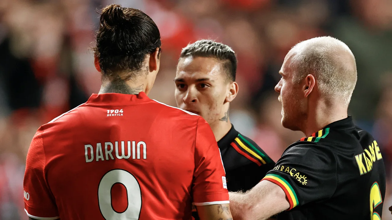 Ajax speelt gelijk tegen Benfica in Champions League