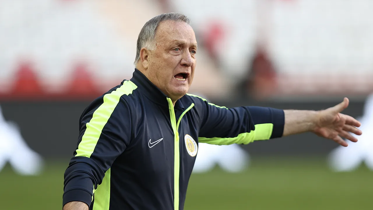 Dick Advocaat blijft ongeslagen met Curaçao na duel met Alanyaspor