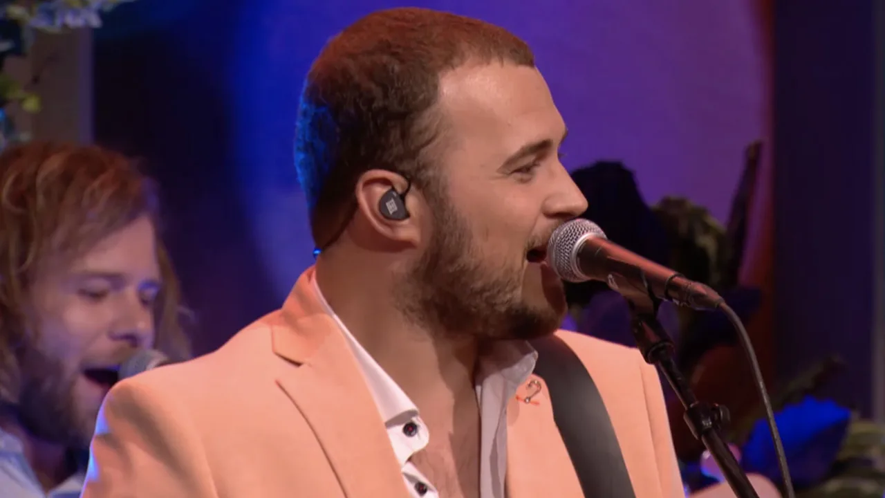 Bee Gees Forever brengt tijdens de commercial break een ode aan alle moeders: 'Oh Lieve Mama'