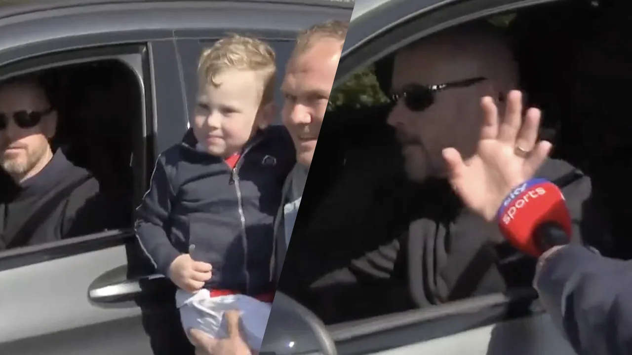 Ten Hag maakt kennis met Engelse tabloids, vlucht voor Sky Sports-verslaggever