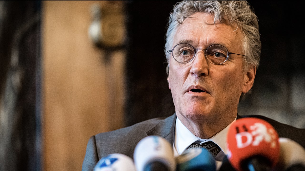 Burgemeesters: tot 1 september geen betaald voetbal en andere evenementen