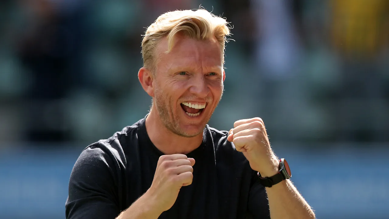 Dirk Kuyt verlengt contract bij FC Dordrecht tot medio 2028