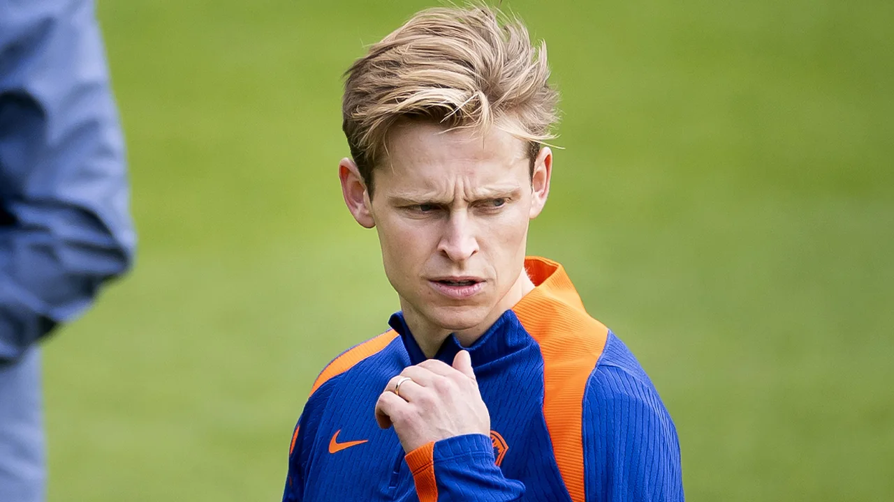 Frenkie de Jong verlaat trainingskamp Oranje
