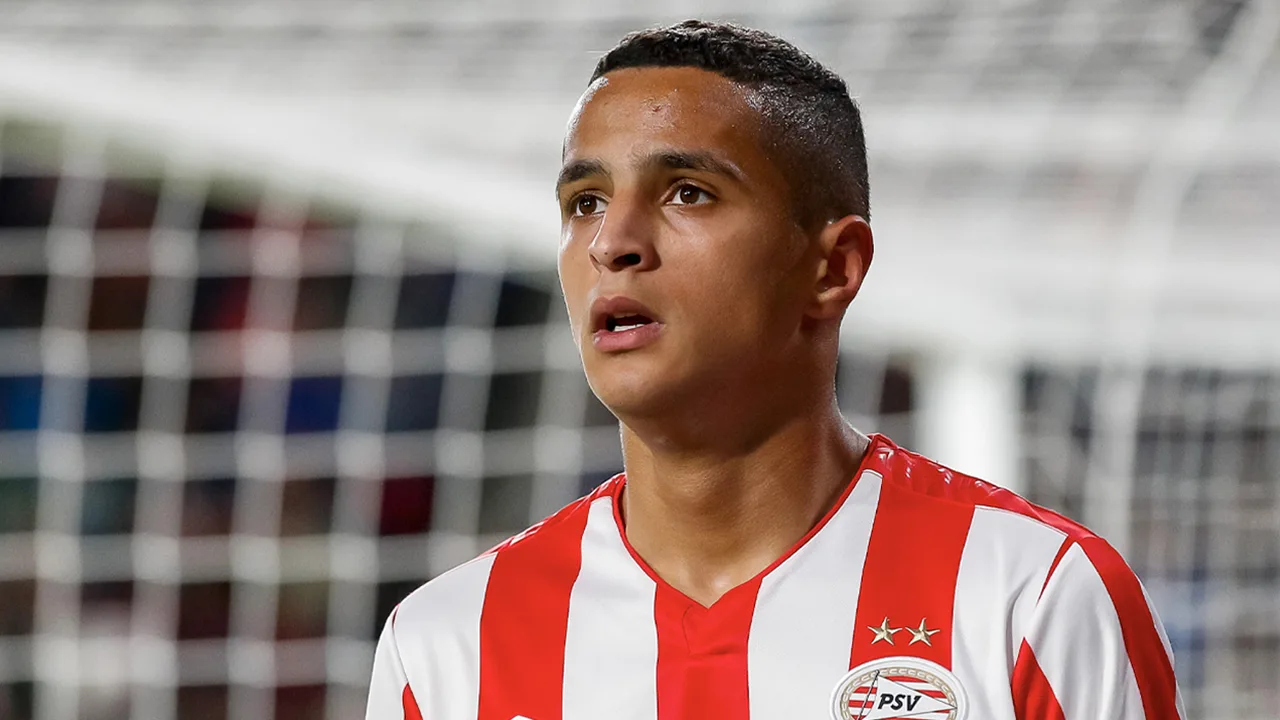 Ihattaren boos na ontslag Van Bommel: 'We hadden een toptrainer'