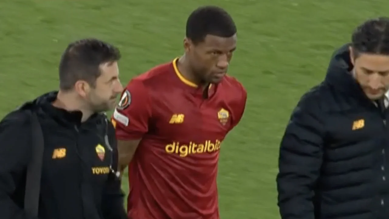 Georginio Wijnaldum moet het veld geblesseerd verlaten