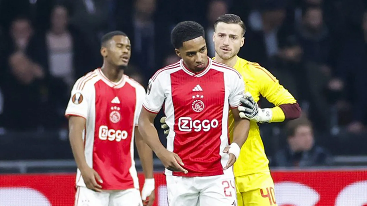 Overwintering Ajax in Europa League raakt verder uit beeld na pijnlijke nederlaag tegen Brighton