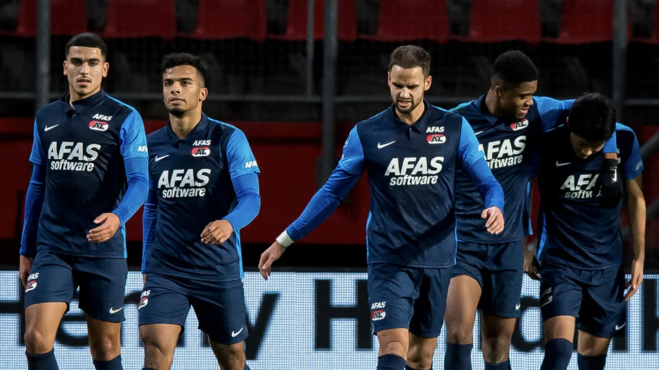 AZ behaalt eerste zege onder leiding van trainer Jansen