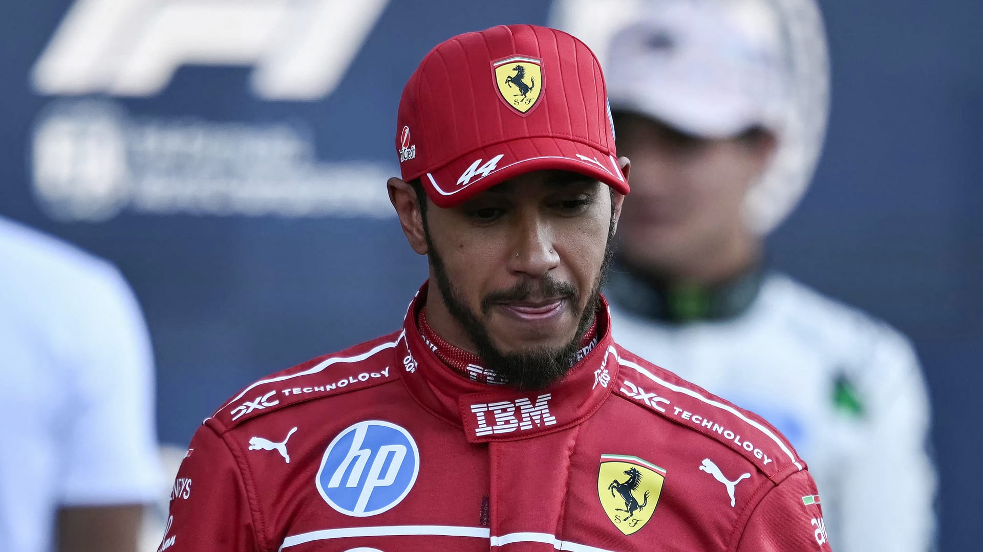 Lewis Hamilton reageert op geruchten over voortijdig vertrek bij Ferrari
