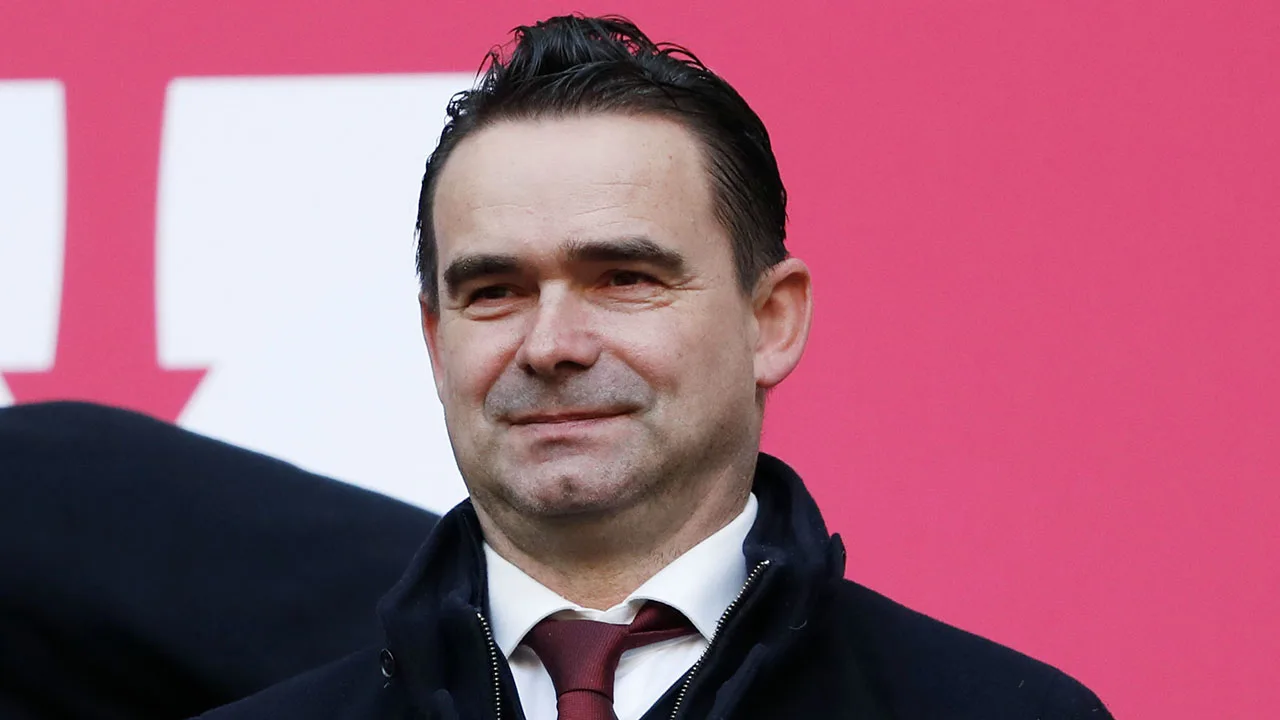 'Overmars in onderhandeling met Braziliaanse keeper' 