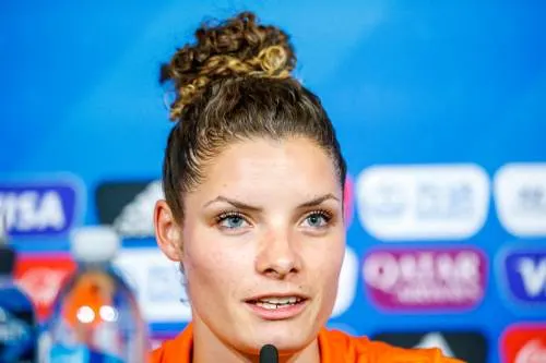 Voetbalster Bloodworth pakt met Wolfsburg Duitse beker