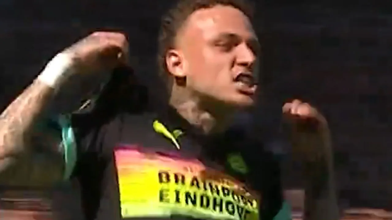 Videogoal: Noa Lang brengt PSV op gelijke hoogte tegen Feyenoord 