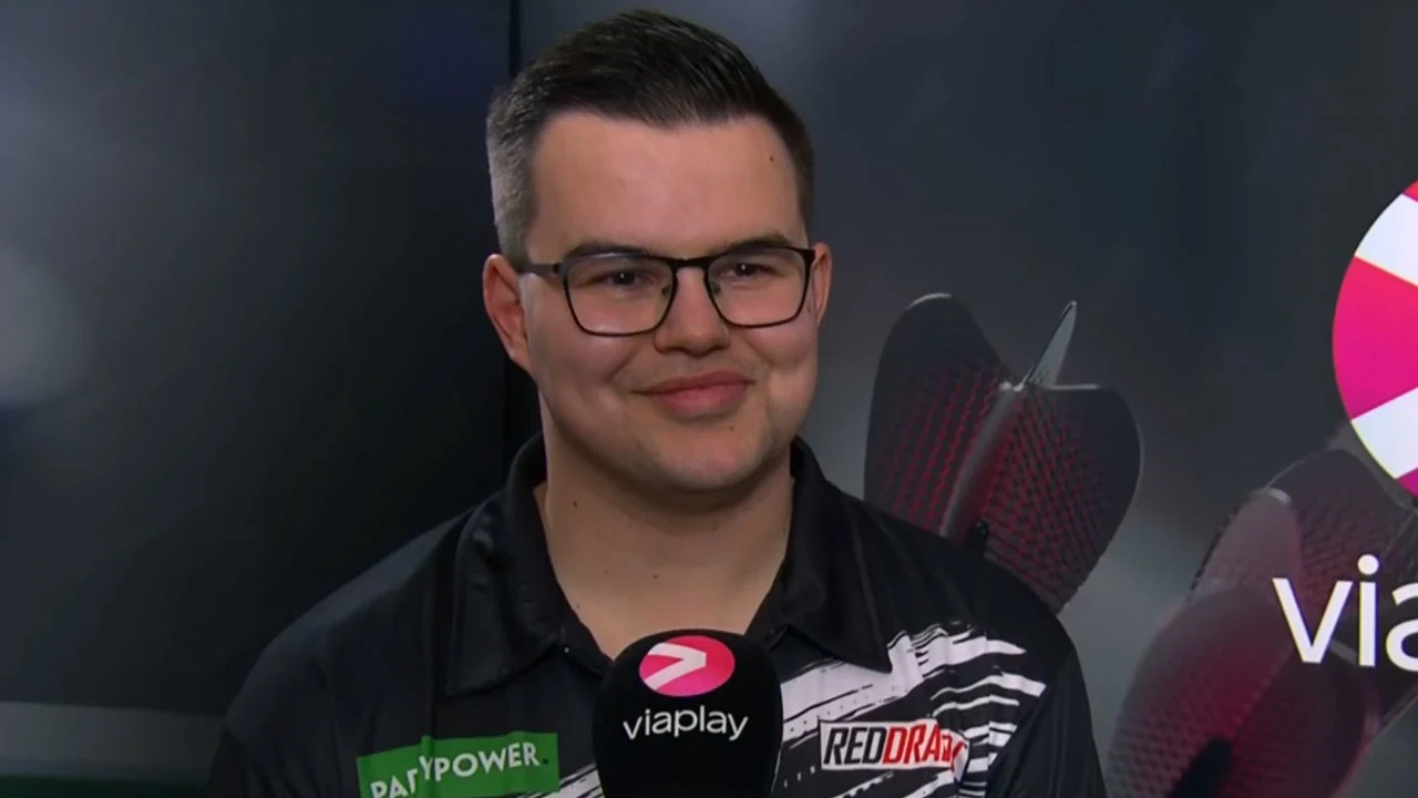 Gian van Veen dolblij na bereiken finale WK darts: 'Ik kan wel janken!'