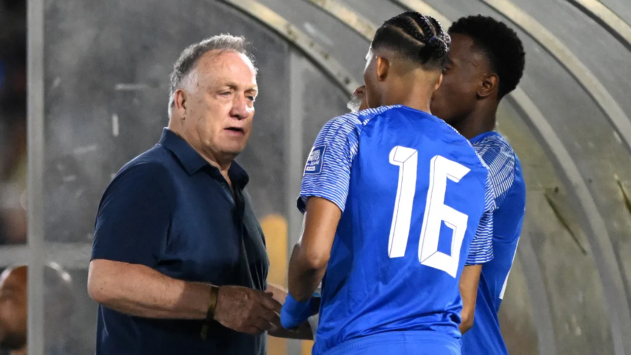 Dick Advocaat begint WK-kwalificatie Curaçao met zege op Barbados