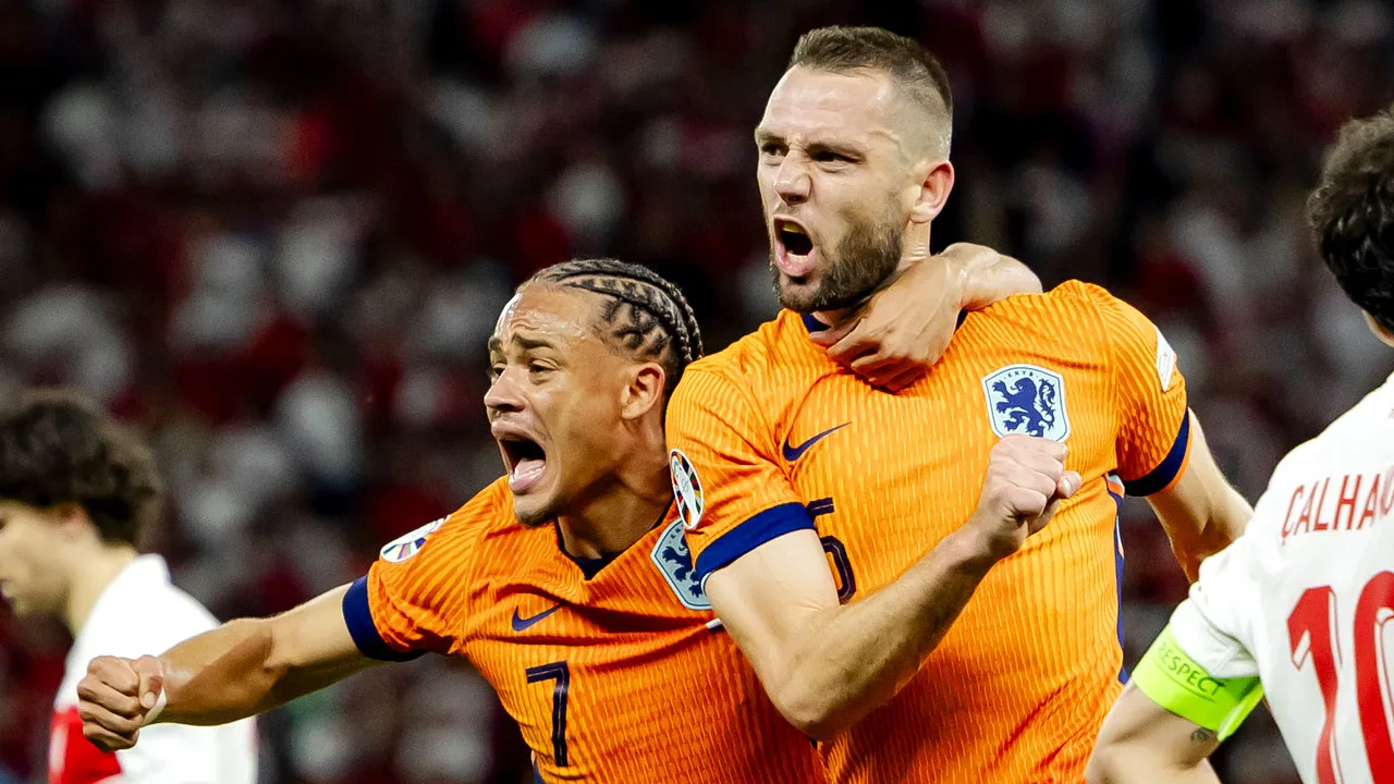Oranje verslaat Turkije en staat in halve finale EK