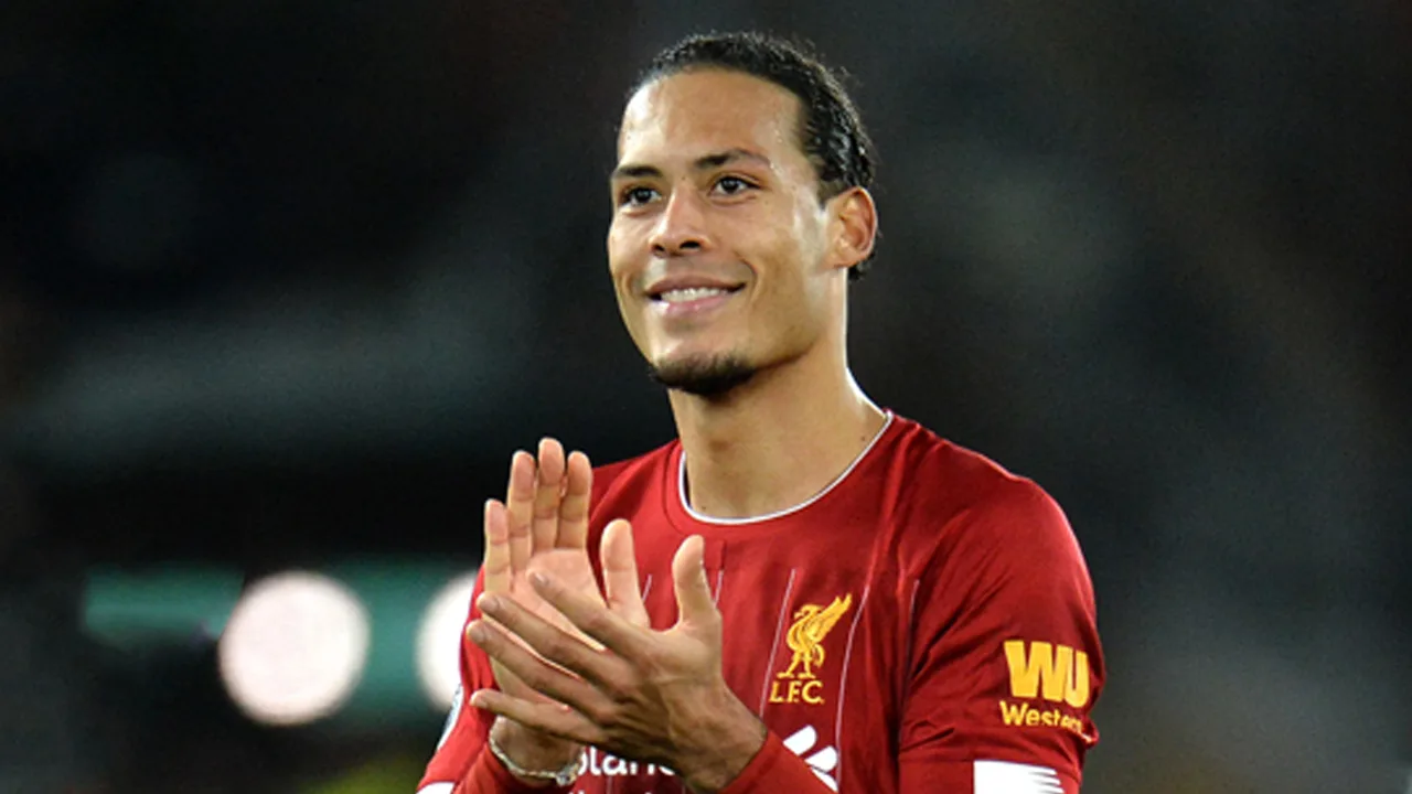 Virgil van Dijk in elftal van het decennium van France Football