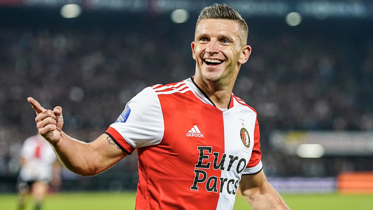 Feyenoord mede dankzij jubileumgoal Linssen langs Heerenveen