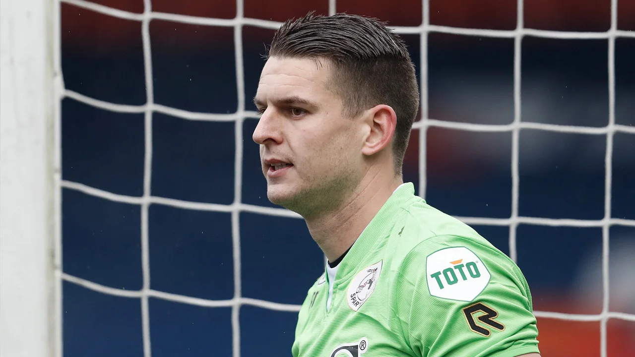 'Weet niet wat Coremans had uitgespookt, maar volgens mij had hij glijmiddel op z’n handschoenen’